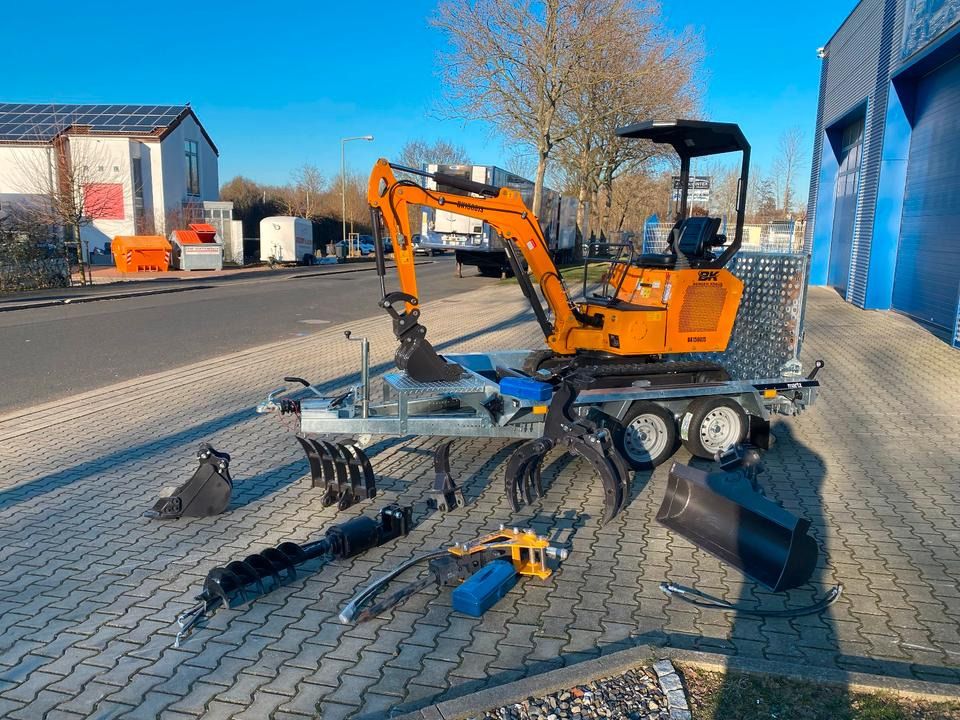 Berger Kraus BK1500JS Mini Ekskavatör 2026 Berger Kraus BK1500JS mini excavator on trailer with attachments