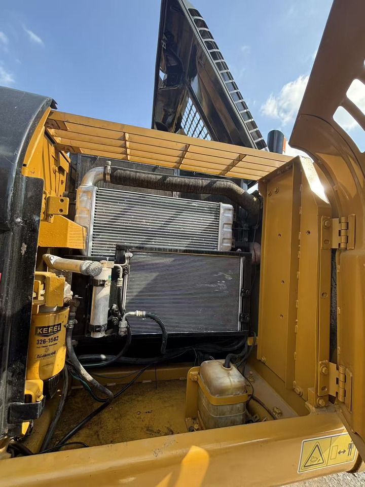 2024 Caterpillar KAT320D