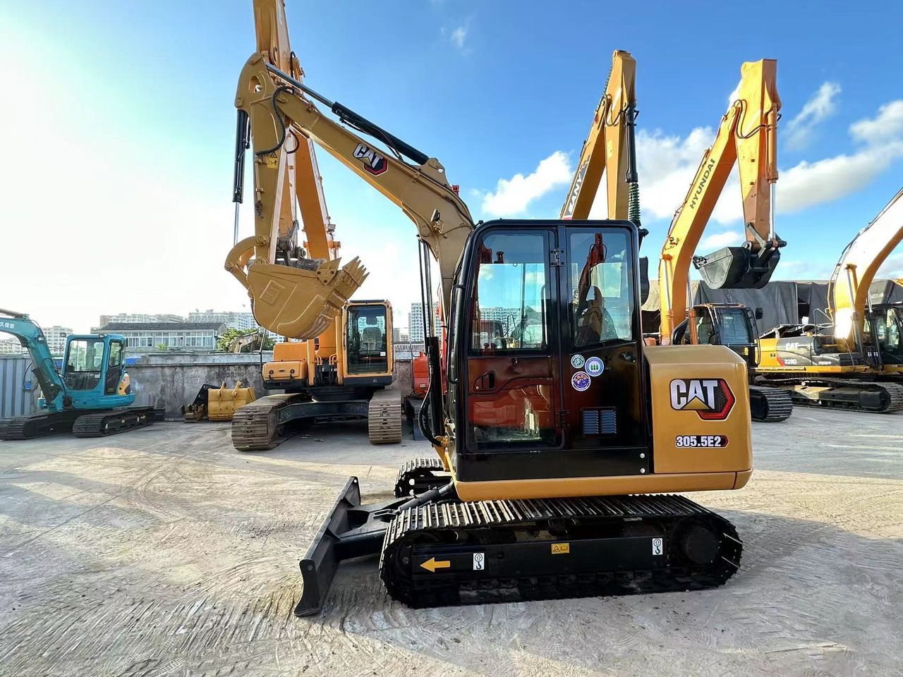 2022 Caterpillar 305.5E2