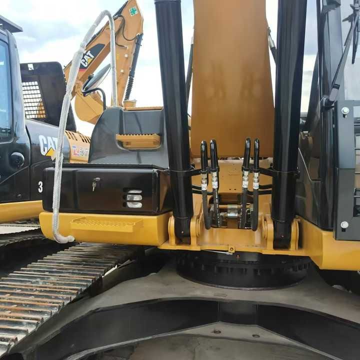 2017 Caterpillar 323 Crawler Excavator