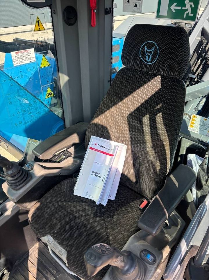 2018 Fuchs MHL320F Material Handler