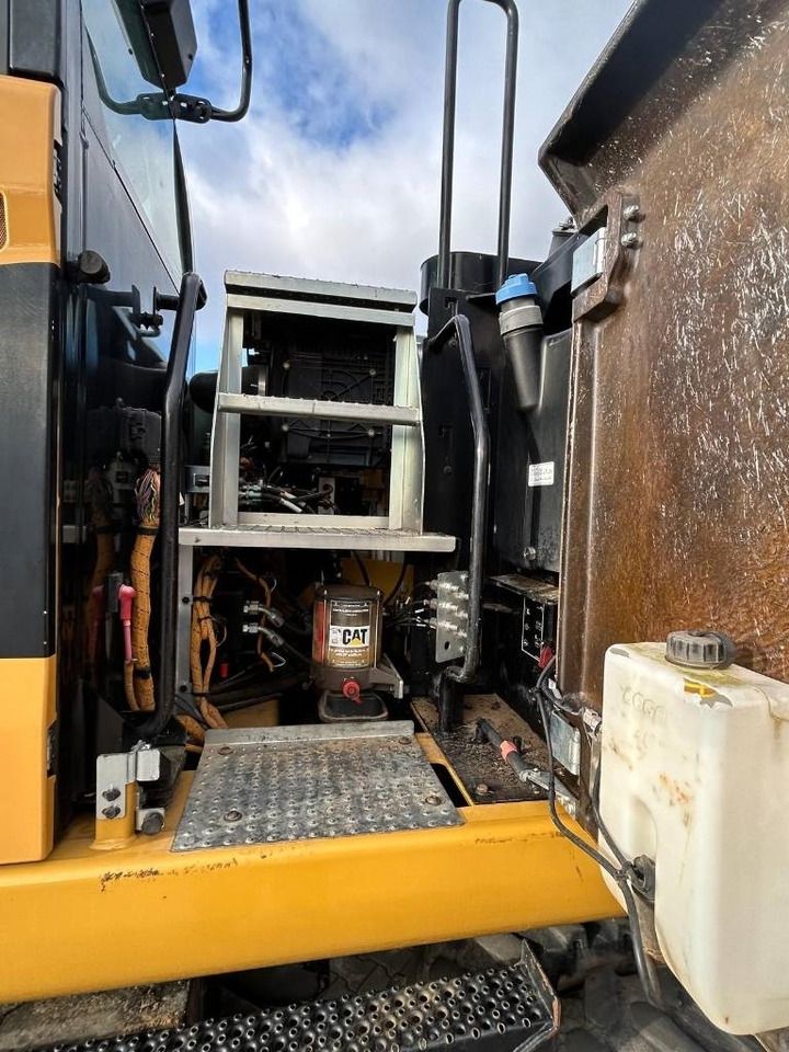 2016 Caterpillar M318F Wheel Excavator