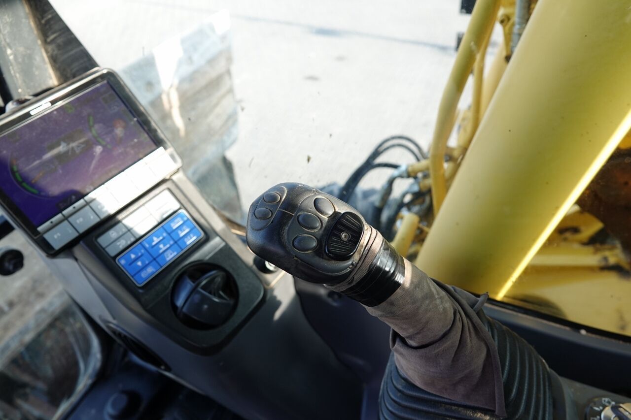 2017 Komatsu PW180-10 Wheel Excavator