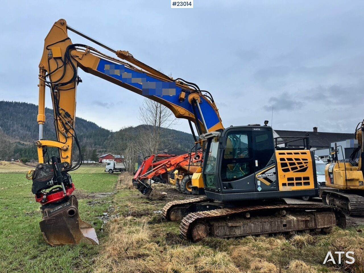 2019 Kato HD823 Crawler Excavator