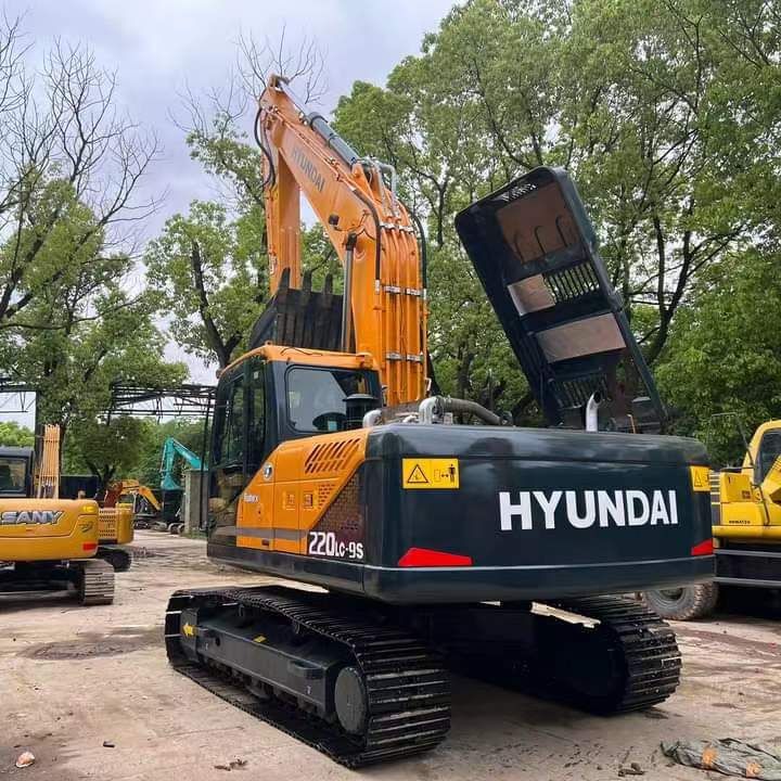 Hyundai R220-9S Crawler Excavator