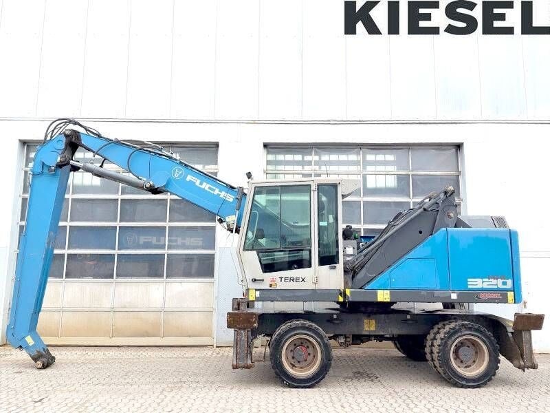2016 Fuchs MHL320F Material Handler
