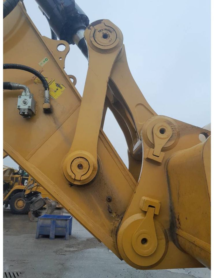 2019 Caterpillar 6015B Crawler Excavator