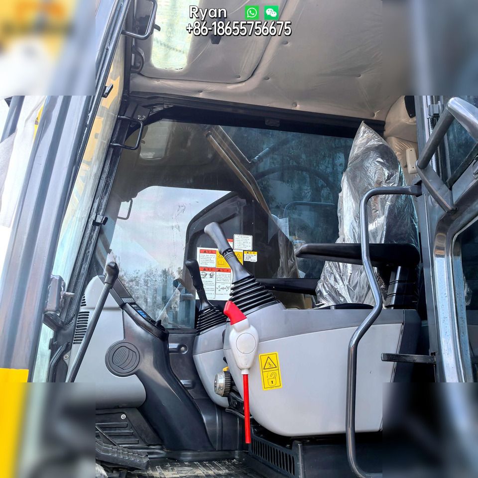2022 Komatsu PC200-8 Crawler Excavator