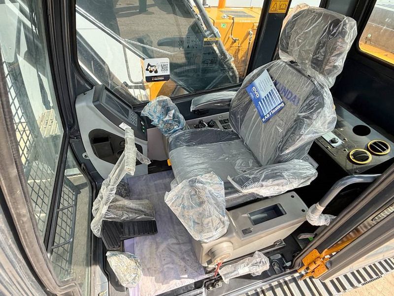 2025 Hyundai R215 SMART PLUS Crawler Excavator