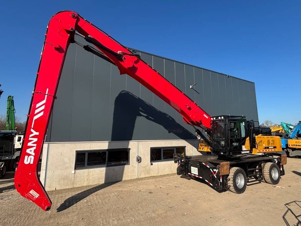 2024 Liebherr LH40 Material Handler