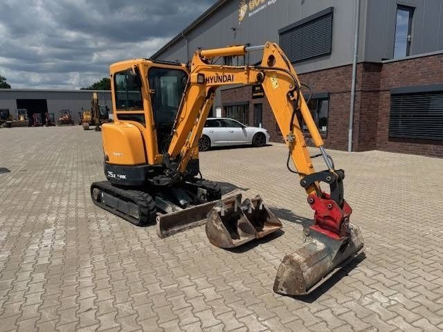 2018 Hyundai R25Z-9 Mini Excavator