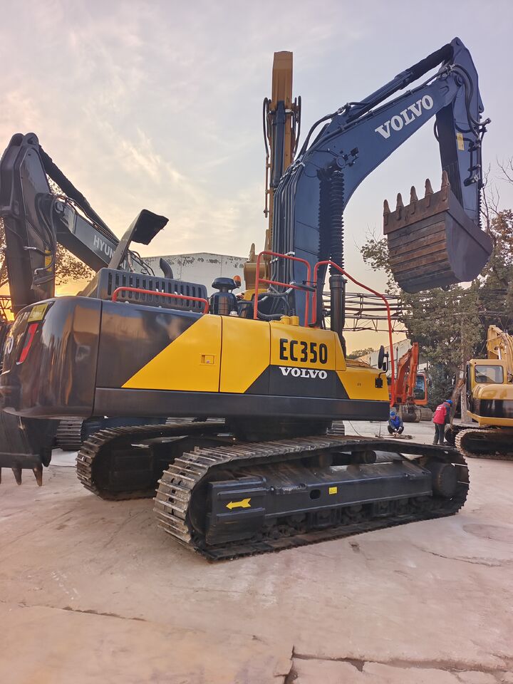 2025 Volvo EC350D Crawler Excavator