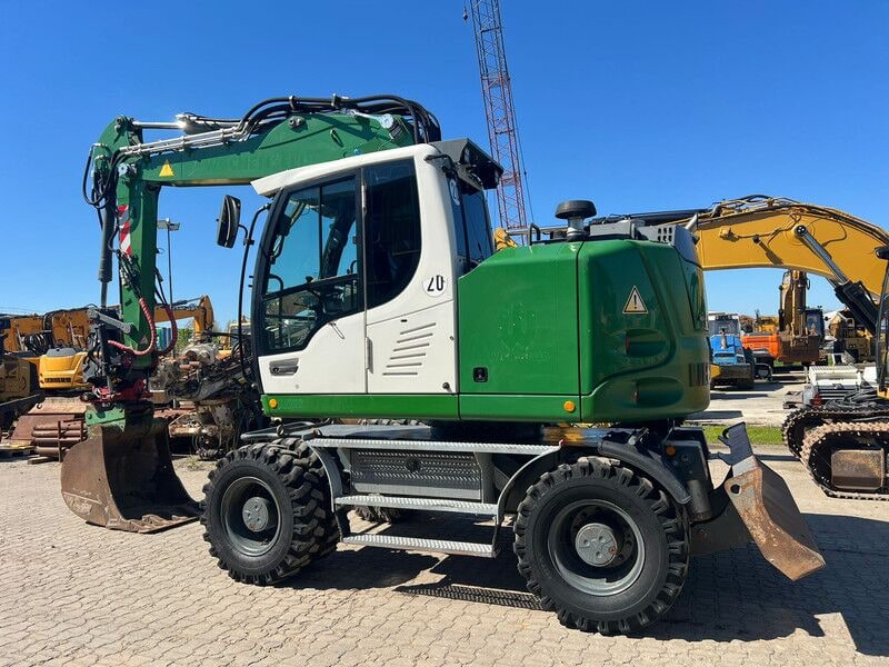2017 Liebherr A914 Wheel Excavator