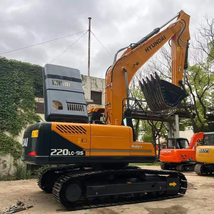 Hyundai R220-9S Crawler Excavator