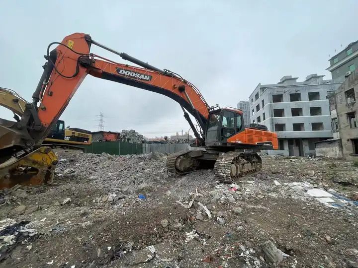 2020 Doosan DX520LC Crawler Excavator