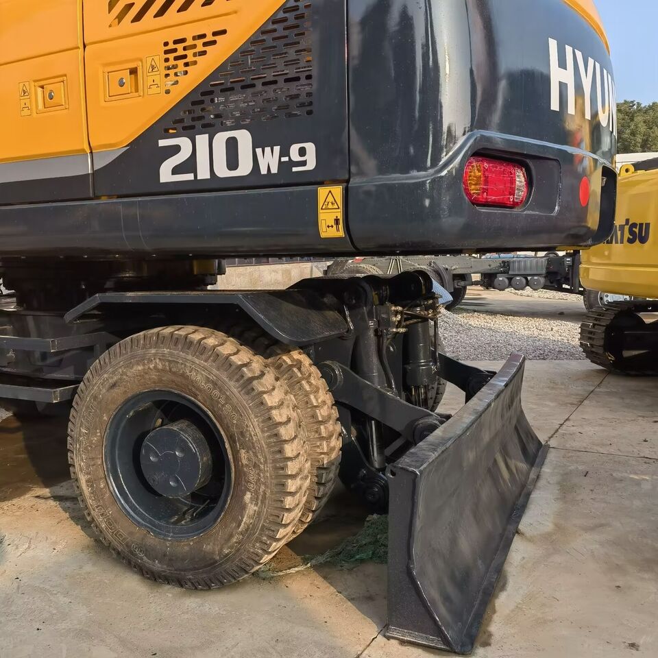 2025 Hyundai R210W-9 Wheel Excavator