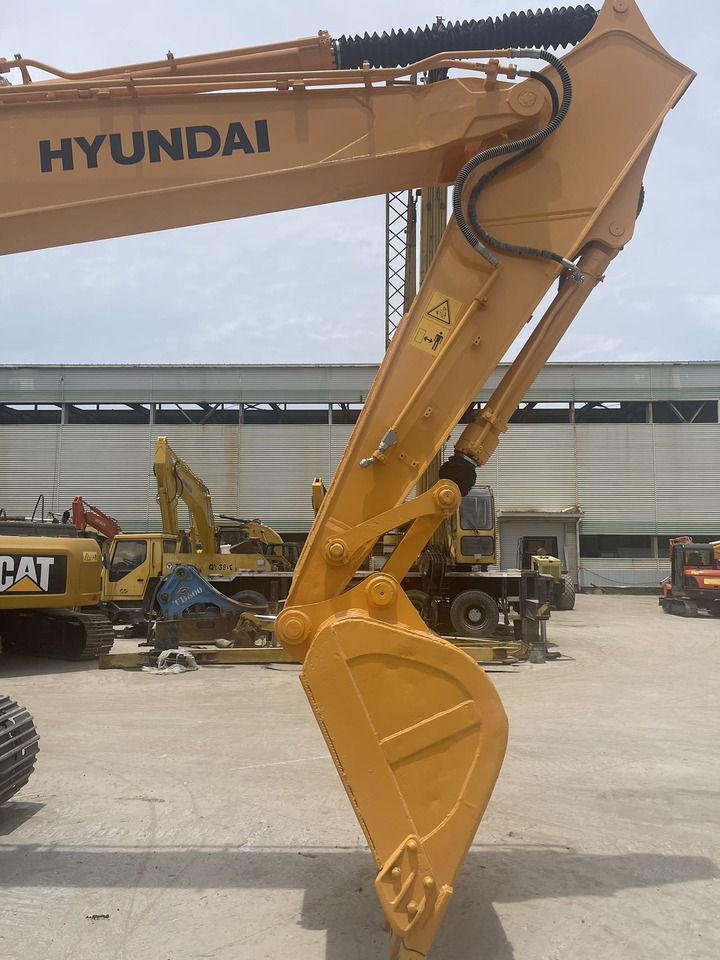 2019 Hyundai R220LC-9S Crawler Excavator