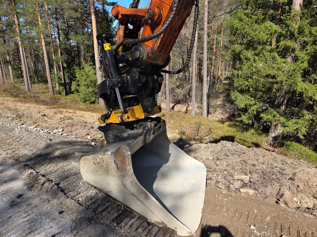 2023 Hitachi 300 LC Crawler Excavator