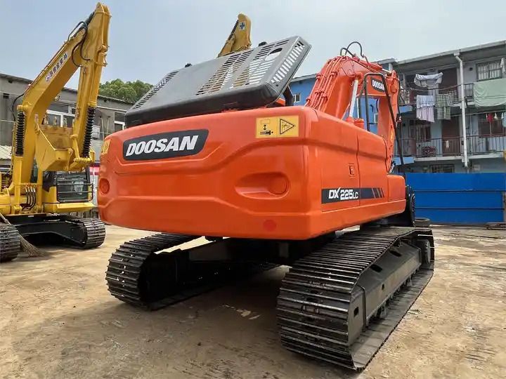 2016 Doosan DX225LC Crawler Excavator