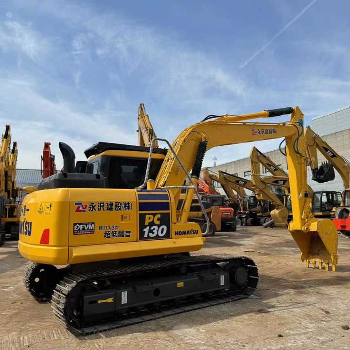 2018 Komatsu PC220-8 Crawler Excavator
