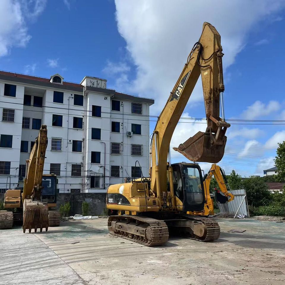 2017 Caterpillar 320CL Raupenbagger