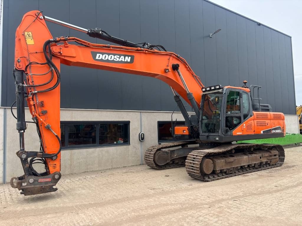 2017 Doosan DX300LC-5 Crawler Excavator