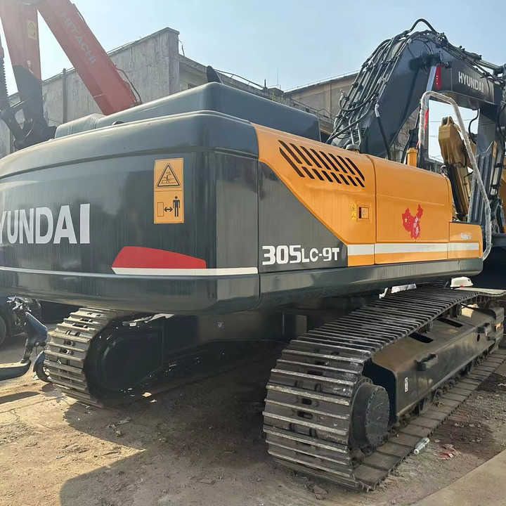 2021 Hyundai 305 Crawler Excavator