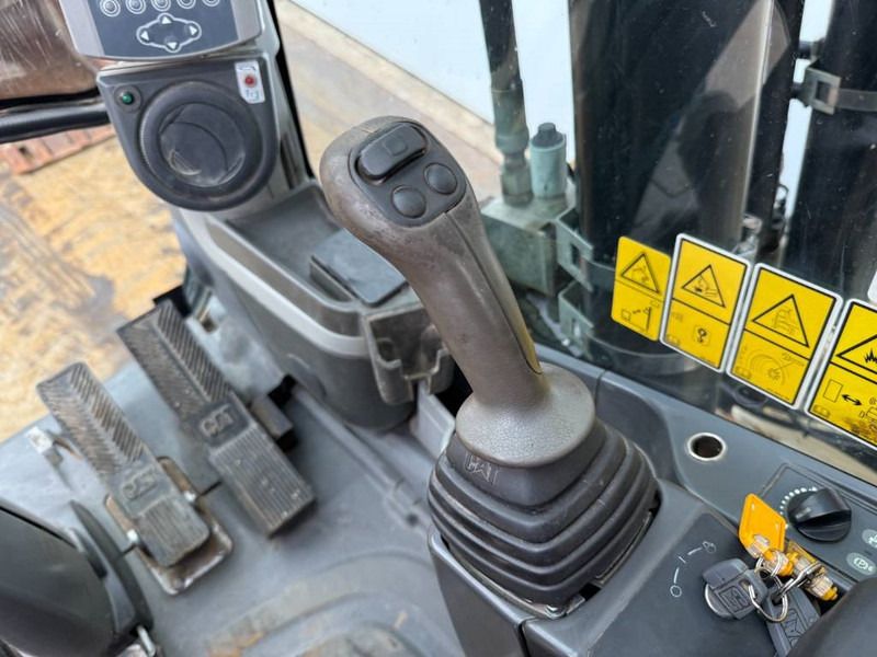 CAT M316D – Quick Coupler / Automatic Greasing (2011)