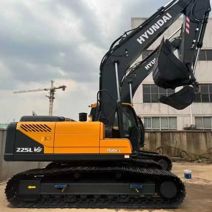 2022 Hyundai 225LVS Crawler Excavator