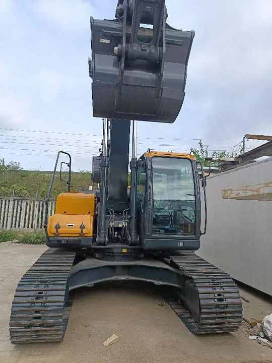 2018 Hyundai 225LVS Crawler Excavator