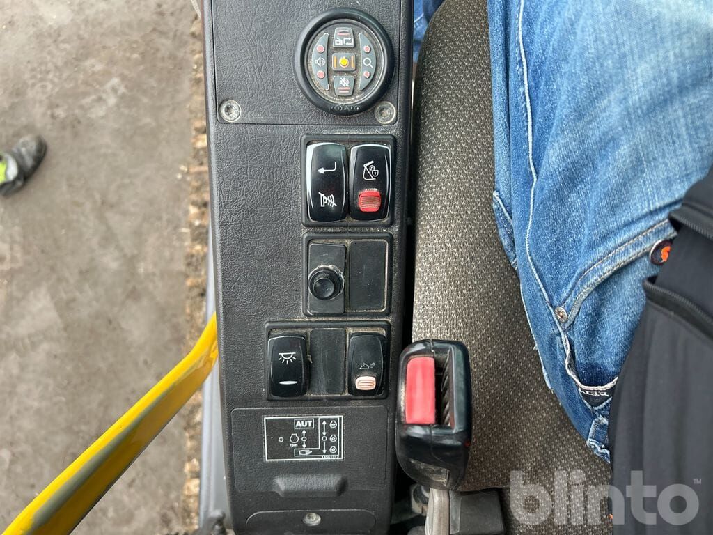 2011 Volvo EC250DL Crawler Excavator