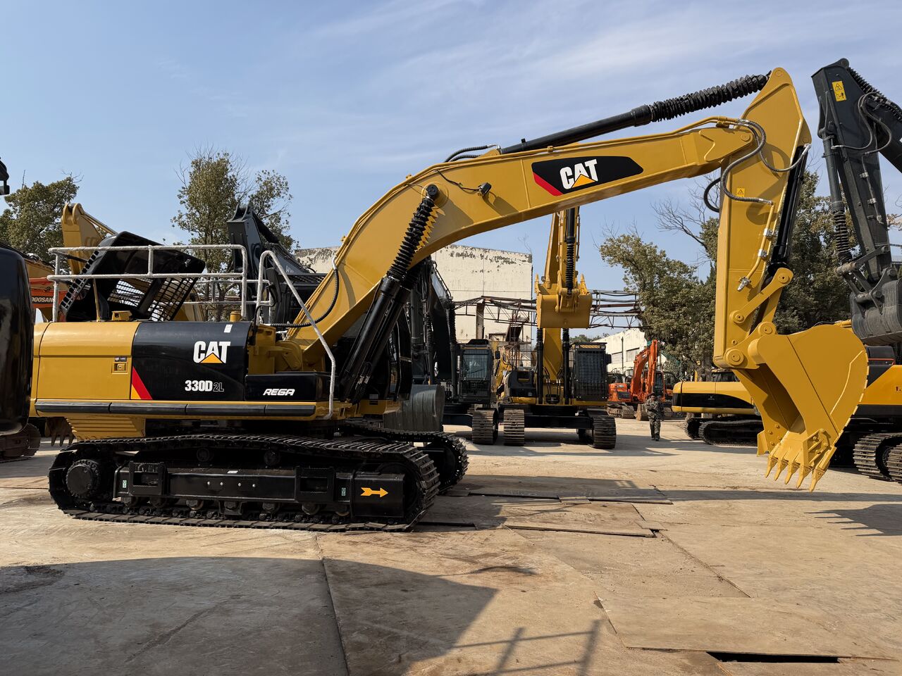 2025 Caterpillar 330D2L Crawler Excavator
