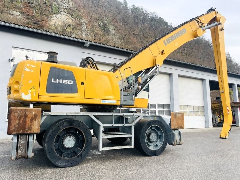 2017 Liebherr LH60 M LITRONIC Material Handler