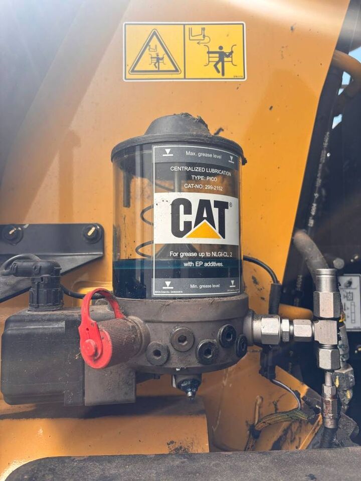 2017 Caterpillar MH3022 Material Handler