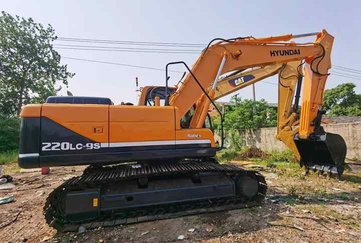 2023 Hyundai R220LC-9S Crawler Excavator