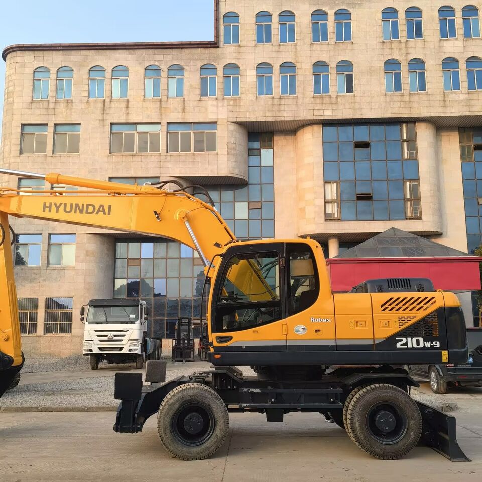 2025 Hyundai R210W-9 Wheel Excavator