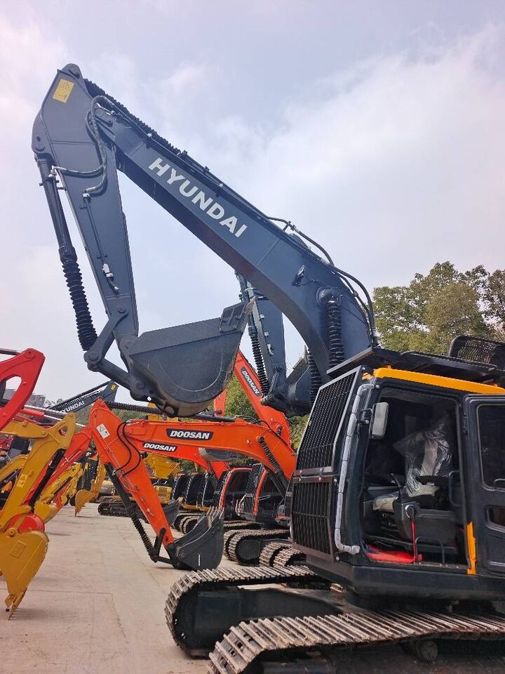 2025 Hyundai R225LC-9T Crawler Excavator
