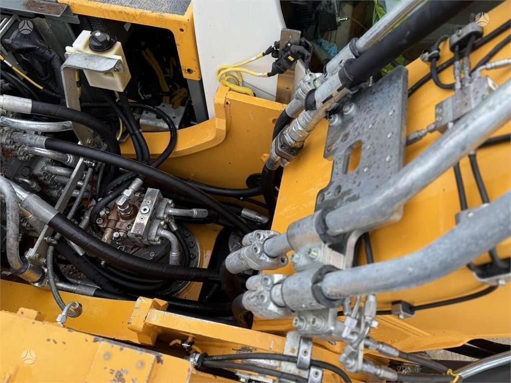 2016 Liebherr R926 LC Crawler Excavator