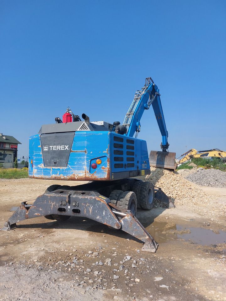 2017 Fuchs MHL320 Material Handler