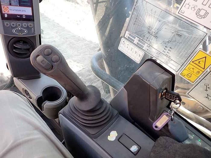 2017 Caterpillar 374FL Crawler Excavator