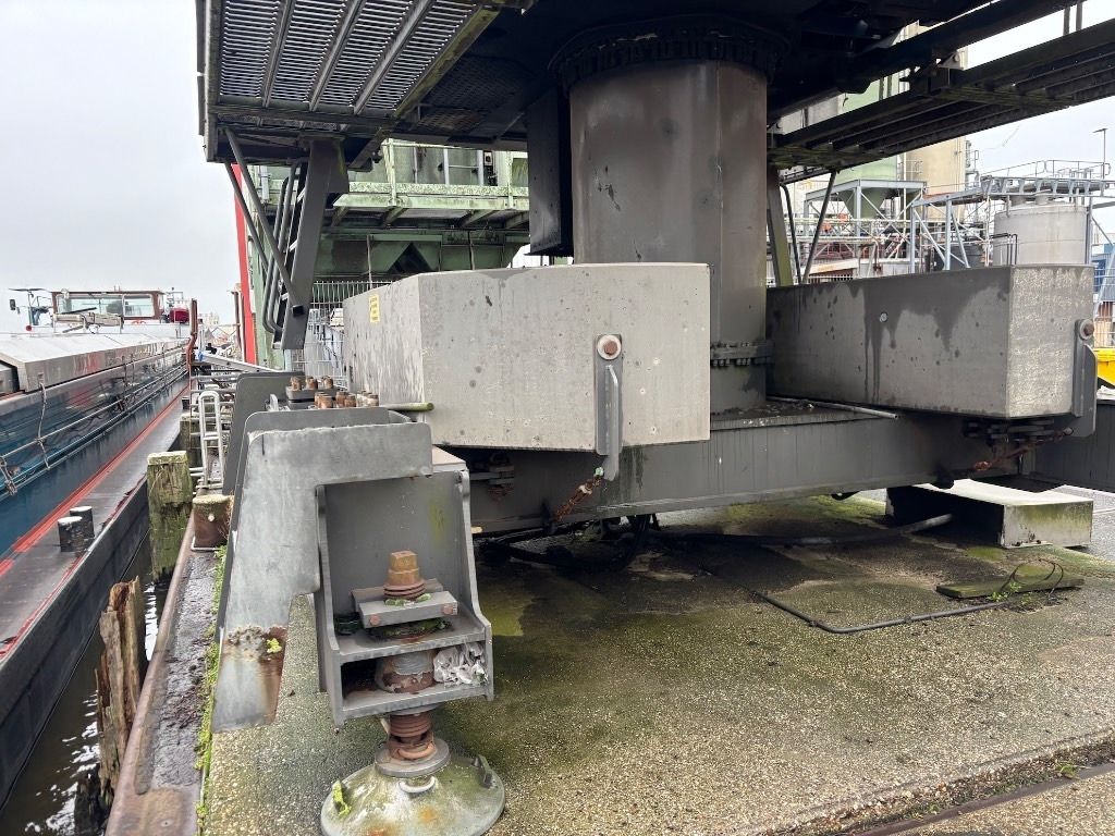 2005 Sennebogen 830A E Material Handler