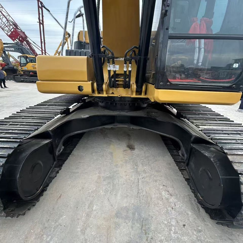 2023 Caterpillar 320