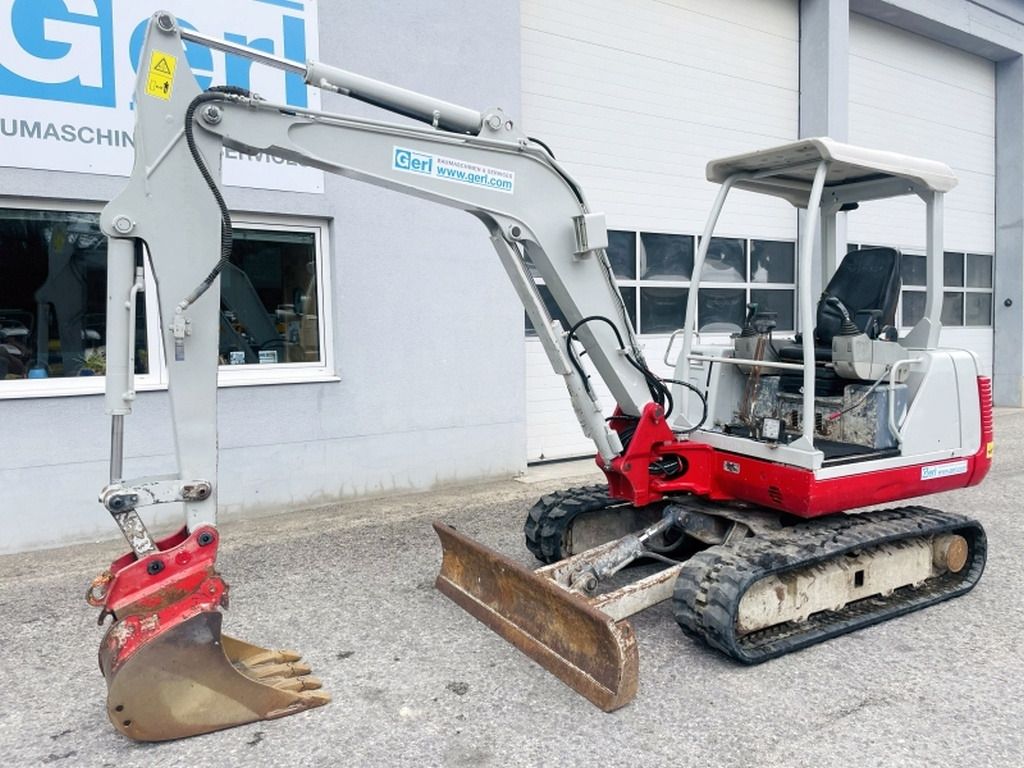 2005 Takeuchi TB135 Mini Excavator