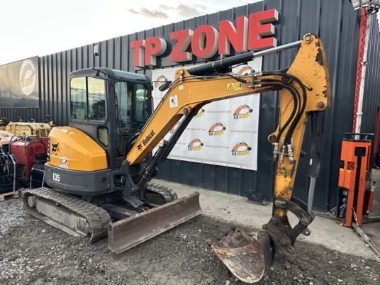 2016 Bobcat E35 Mini Excavator