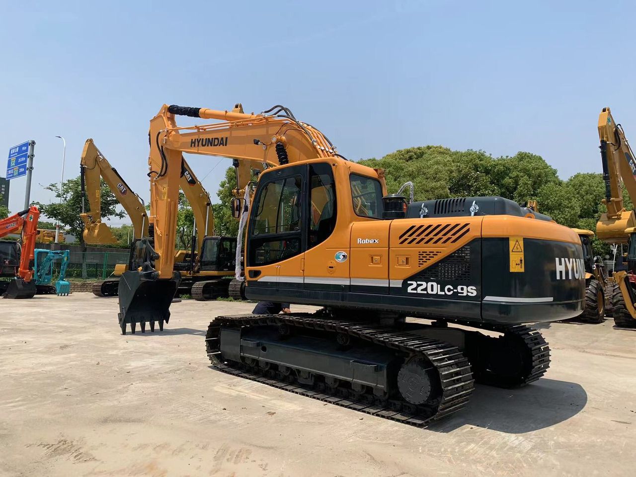 2022 Hyundai R220LC-9S Escavadora de Rastos