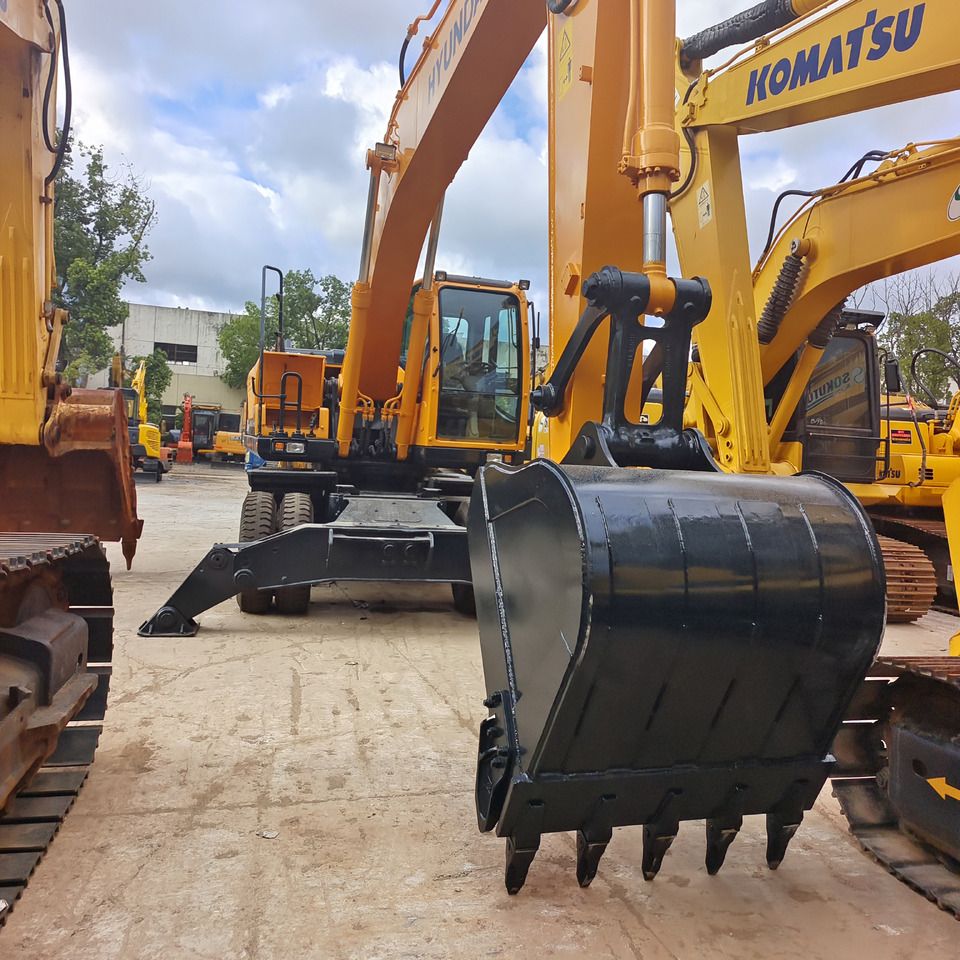 2024 Hyundai R210W-9T Wheel Excavator