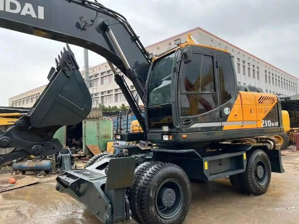 2023 Hyundai R210W-9T Wheel Excavator