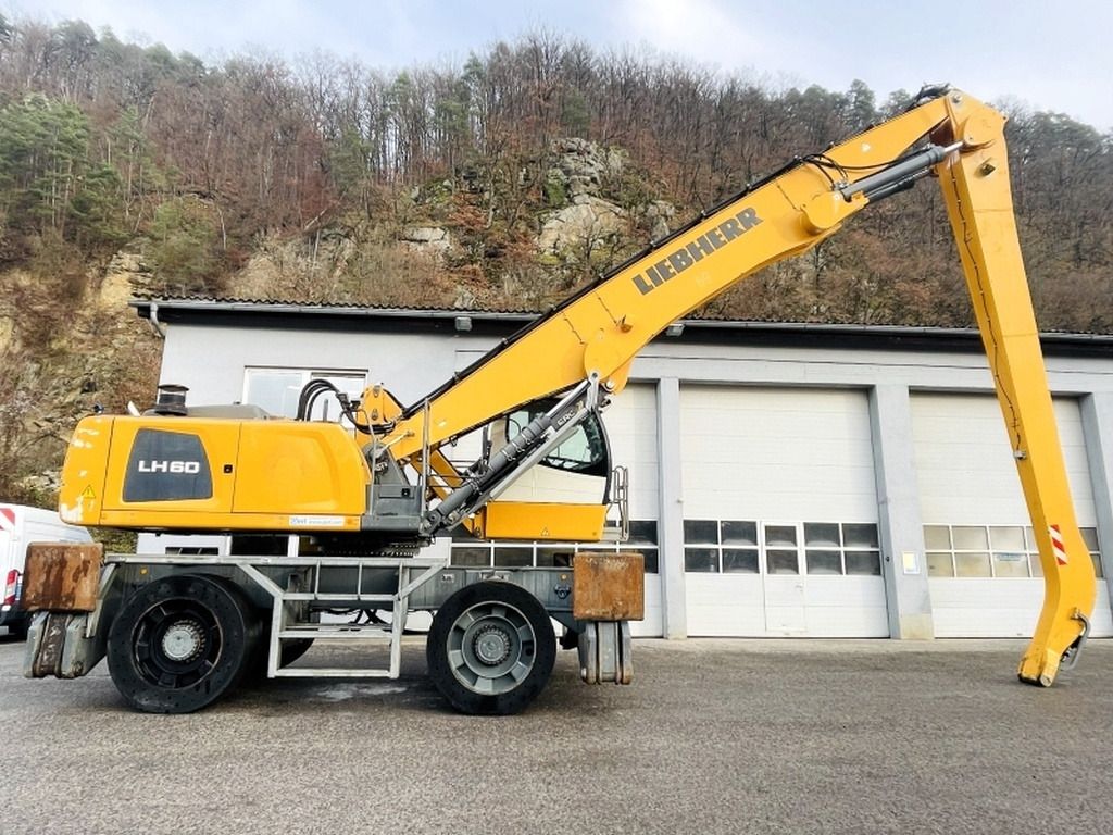 2017 Liebherr LH60 M LITRONIC Material Handler
