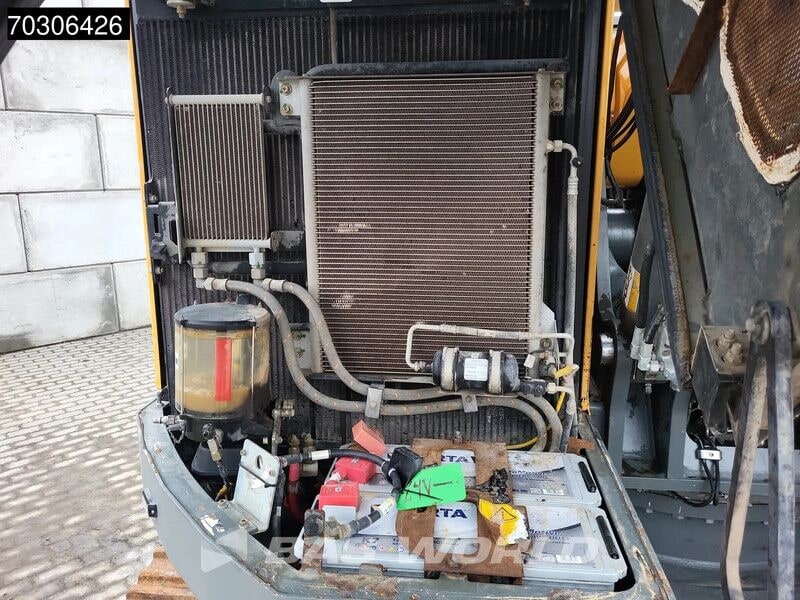 Liebherr R926 Compact Tiltrotator (2016)