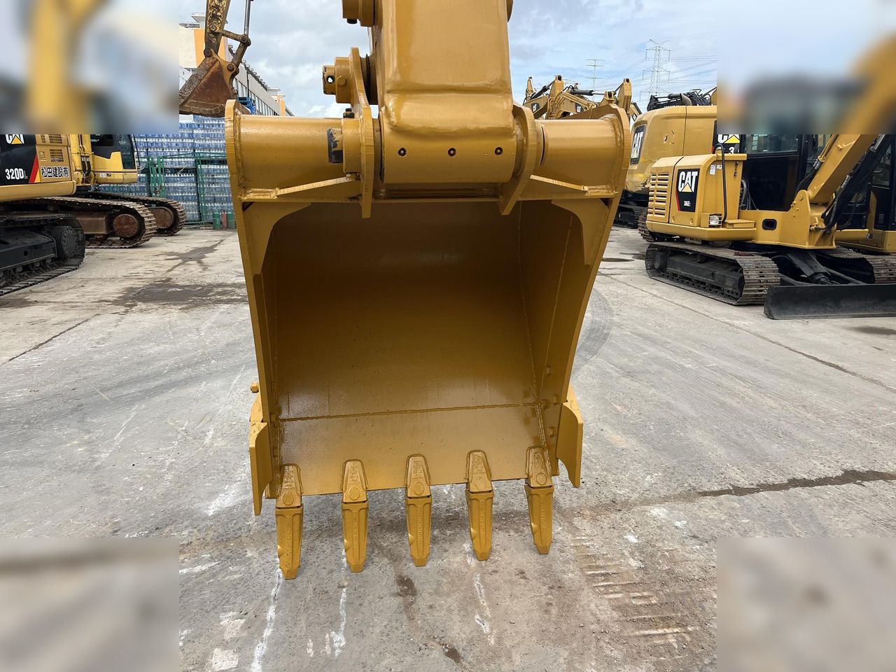 2022 Caterpillar 320D Crawler Excavator